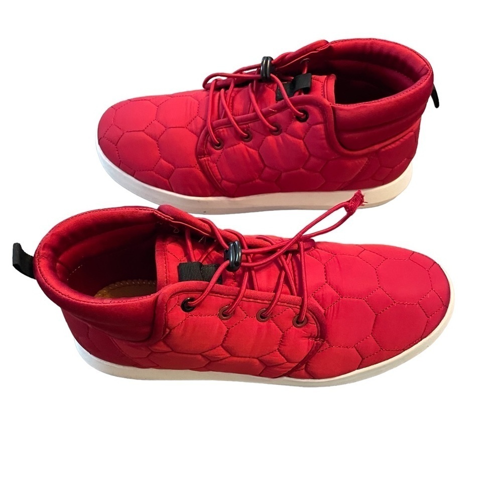 Sun + Stone Fin Quilted Bright Red Sneakers NEW Size 8.5